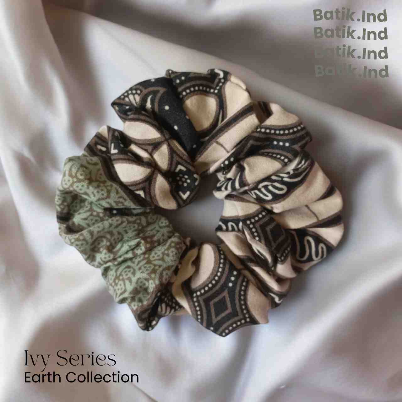 photo Ivy Scrunchie Series