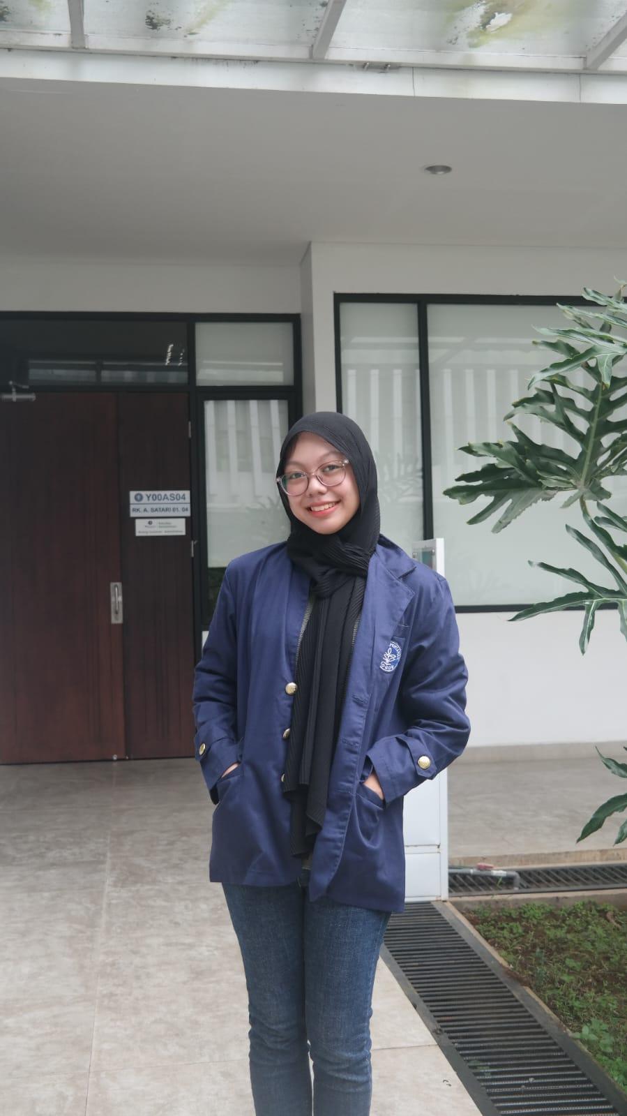 photo Devia Nur Fauziah